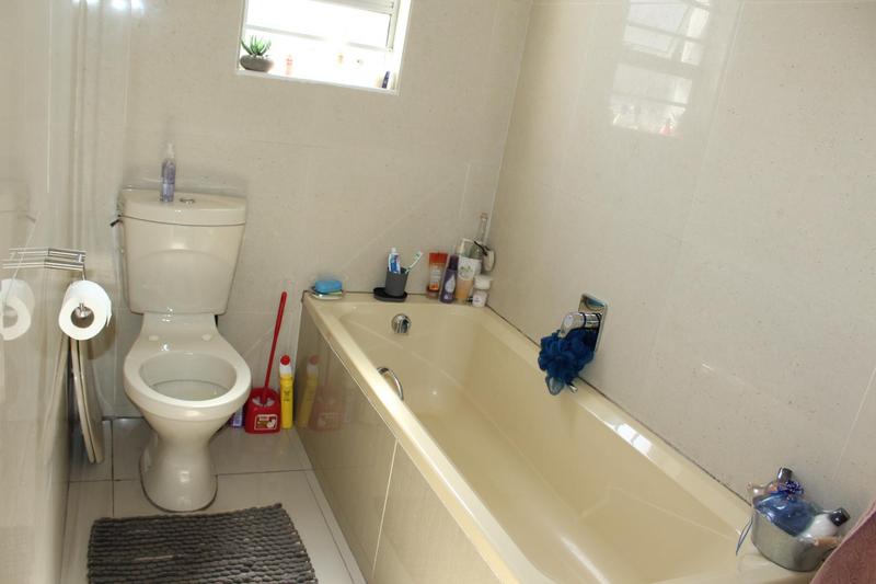 2 Bedroom Property for Sale in Parow Western Cape